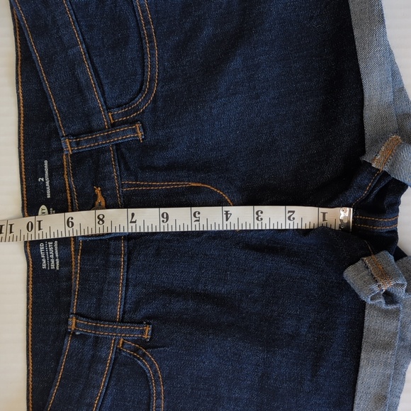 Old Navy Semi-Fitted Stretch Extensible Cuff Jean Shorts 2R Blue - Picture 14 of 16